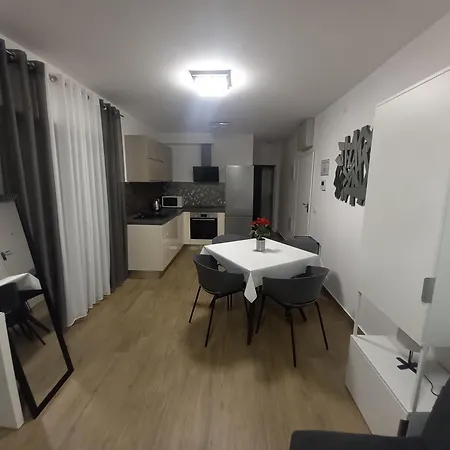 City1 Apartment