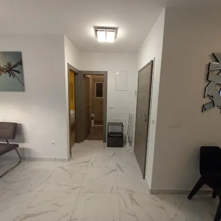 City1 Apartment *