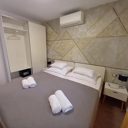 Apartment City1 *