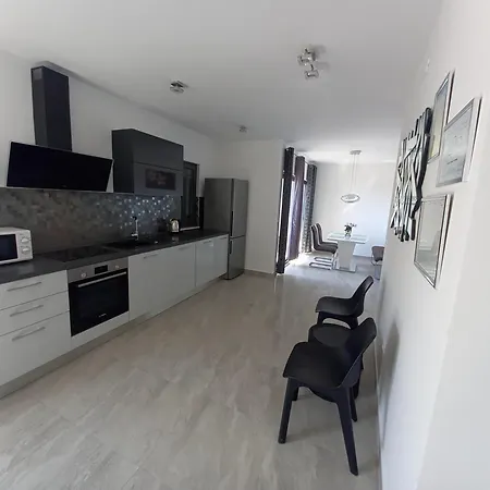 City1 Apartment *