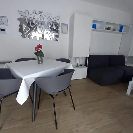 Apartment City1 *
