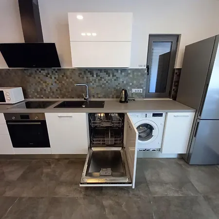 Apartment City1 *