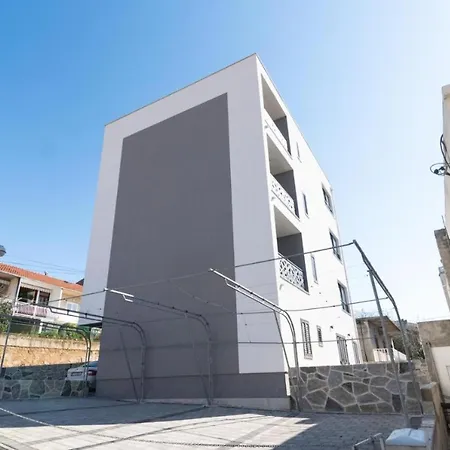 Apartment City1 *