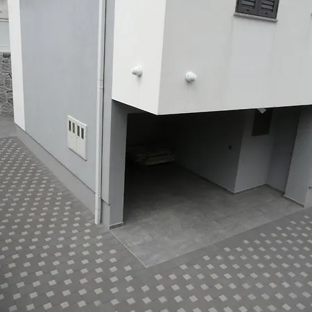 City1 Apartment *